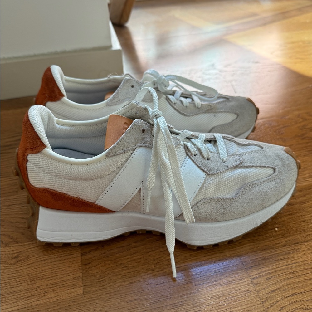 New Balance 327 in Suede